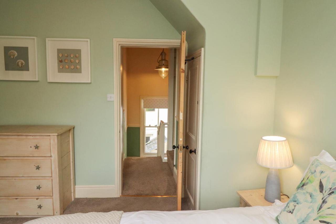 West End House *